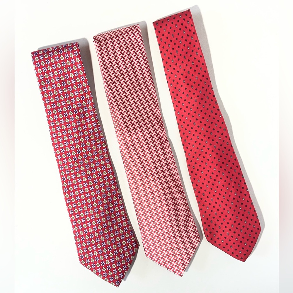 $334 3 Handsome Red Silk Ties Vineyard Vines, Paco Rabanne Paris, Paul Fredrick